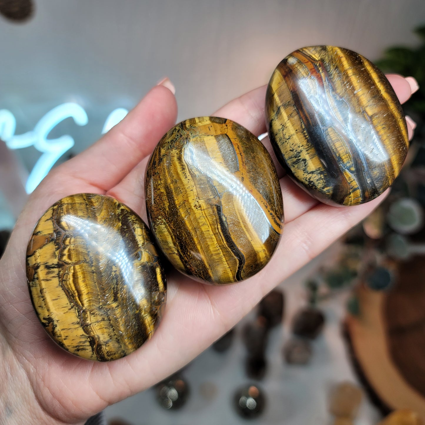 Tiger's Eye Palmstones, India - 001
