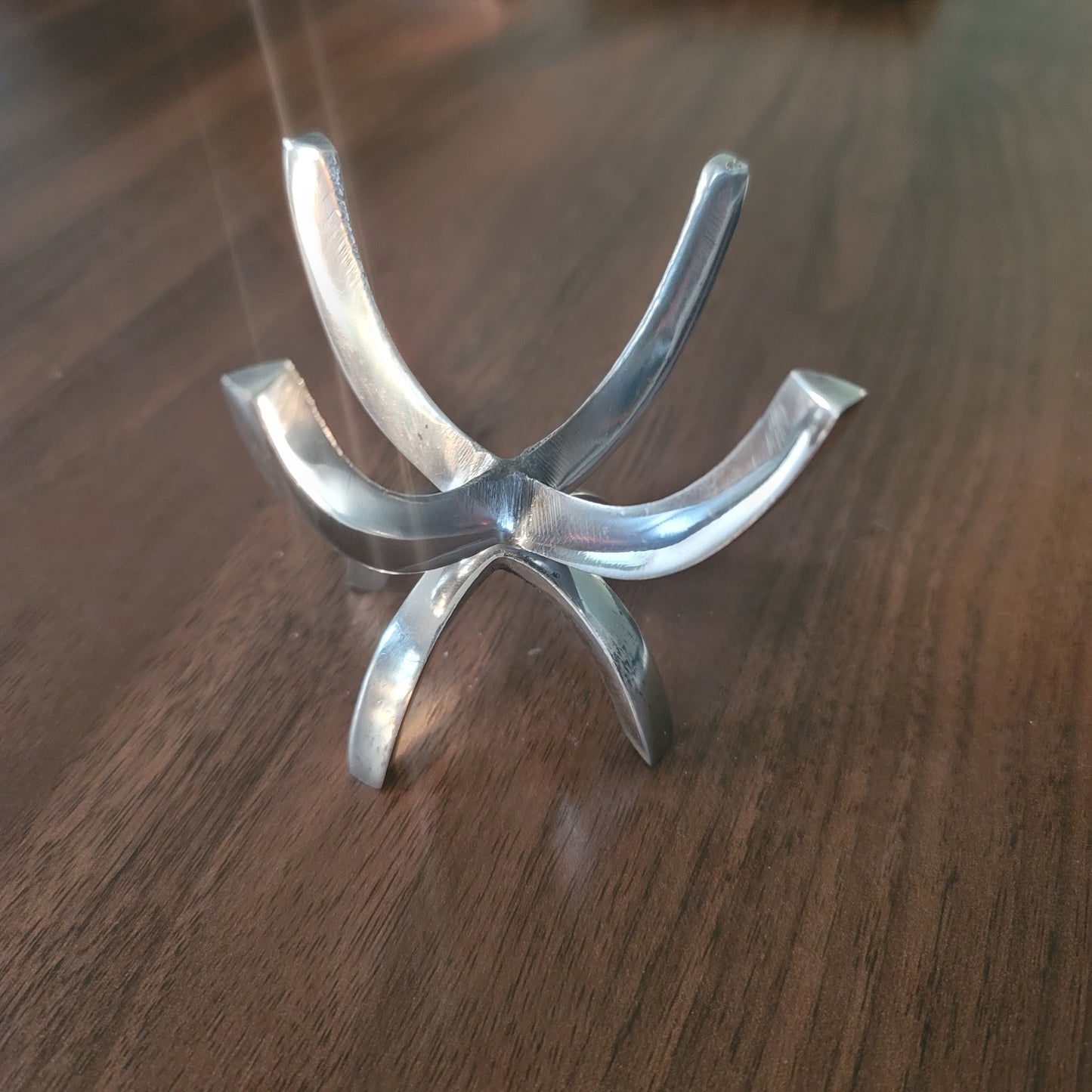 Silver Claw Display