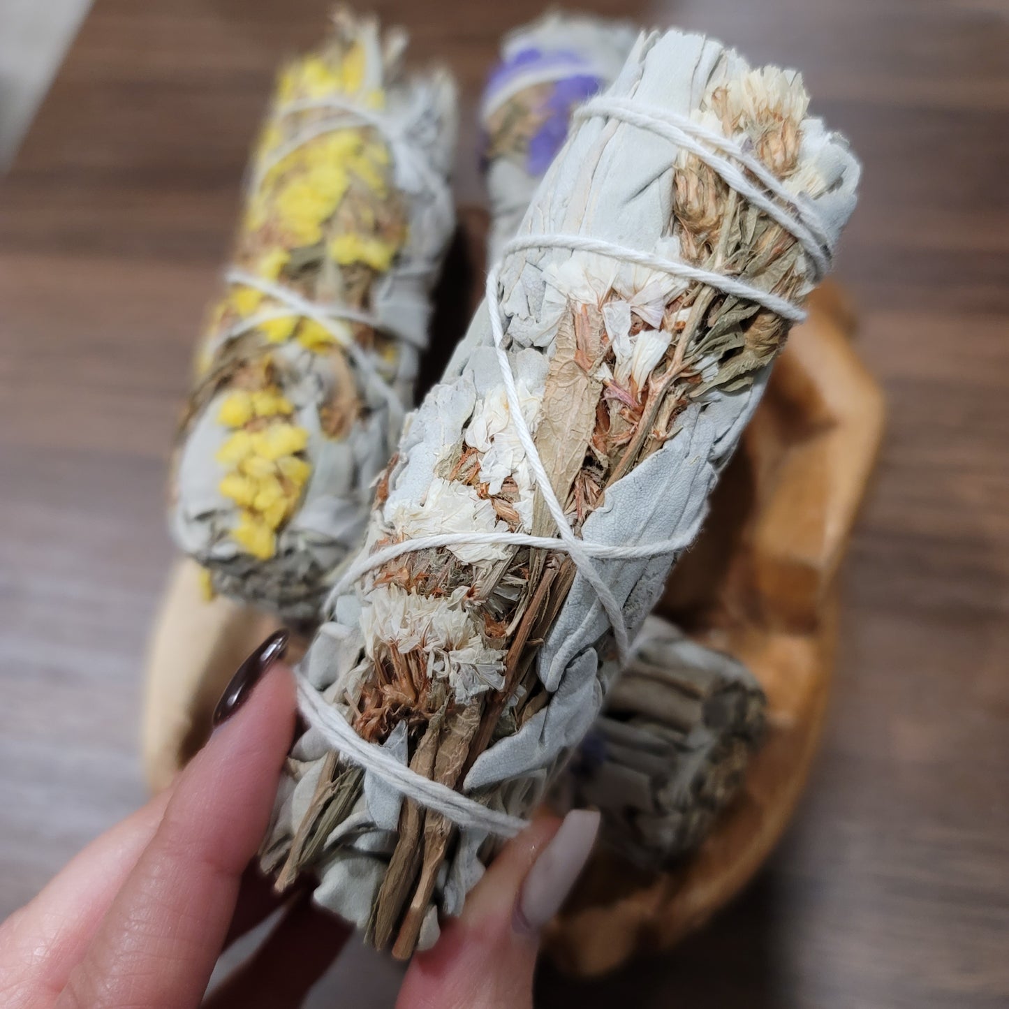 California White Sage & Sinuata Flowers 4" Smudge Wand, Cleansing Ritual/Tool