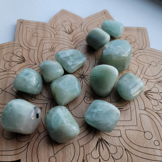 Aquamarine || calming, communication, emotional balance