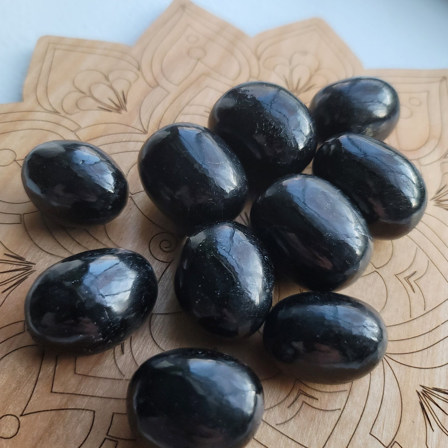 Black Tourmaline || protection, grounding, stability