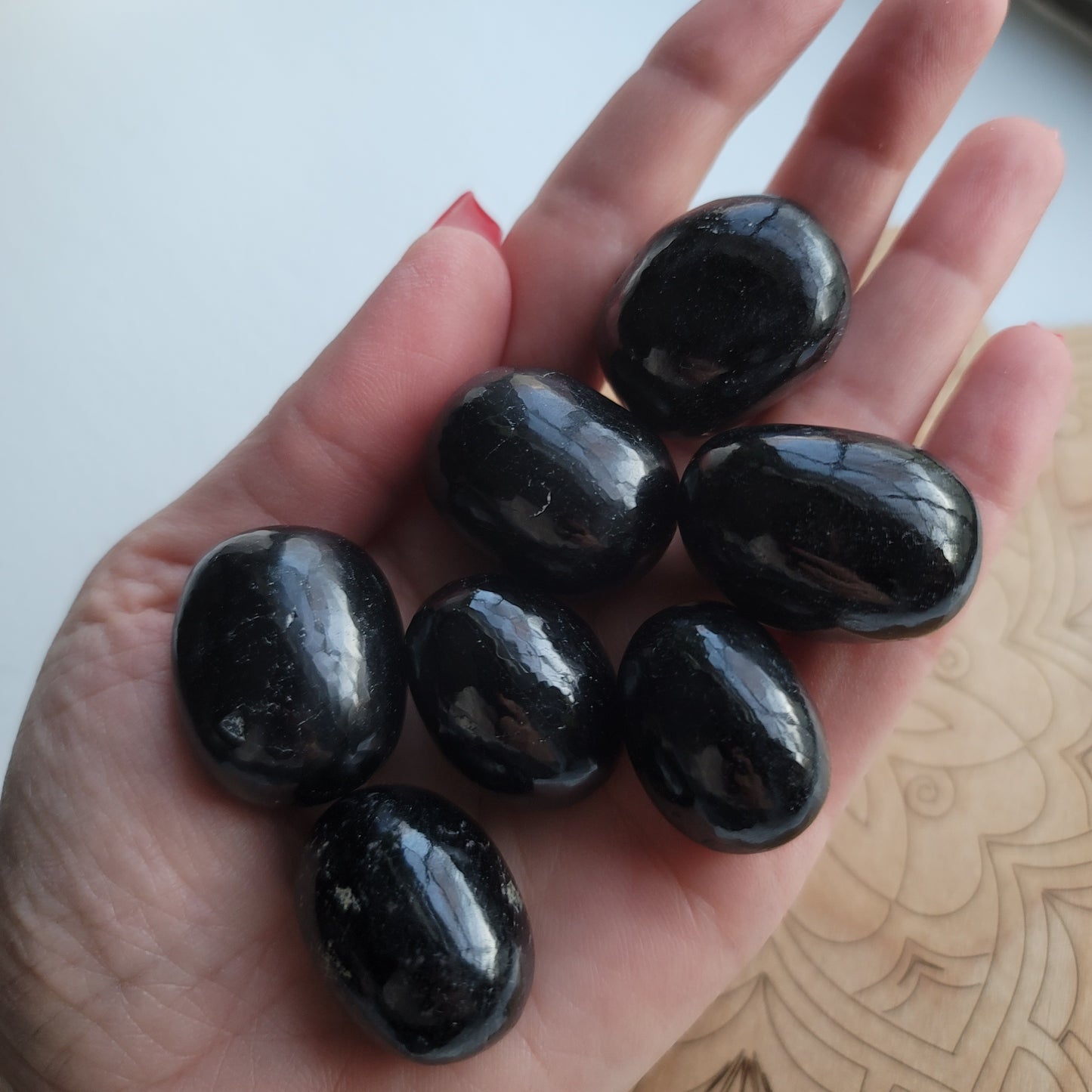 Black Tourmaline || protection, grounding, stability