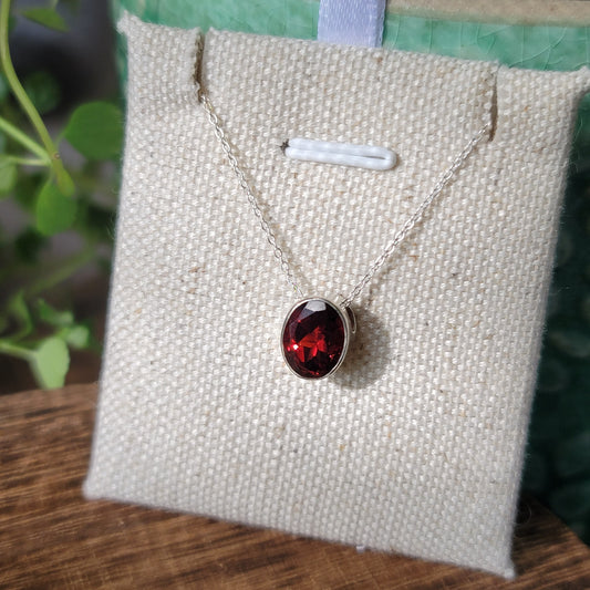 Faceted Garnet Pendant, Oval 02| .925 Sterling Silver, 18" Chain