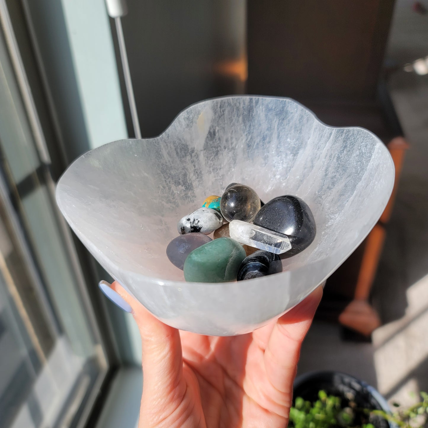 Hand-Carved Mexican Selenite Bowl – Organic Freeform Shape | 001