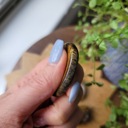 Tiger's Eye Worry Stone|| courage, strength, protection