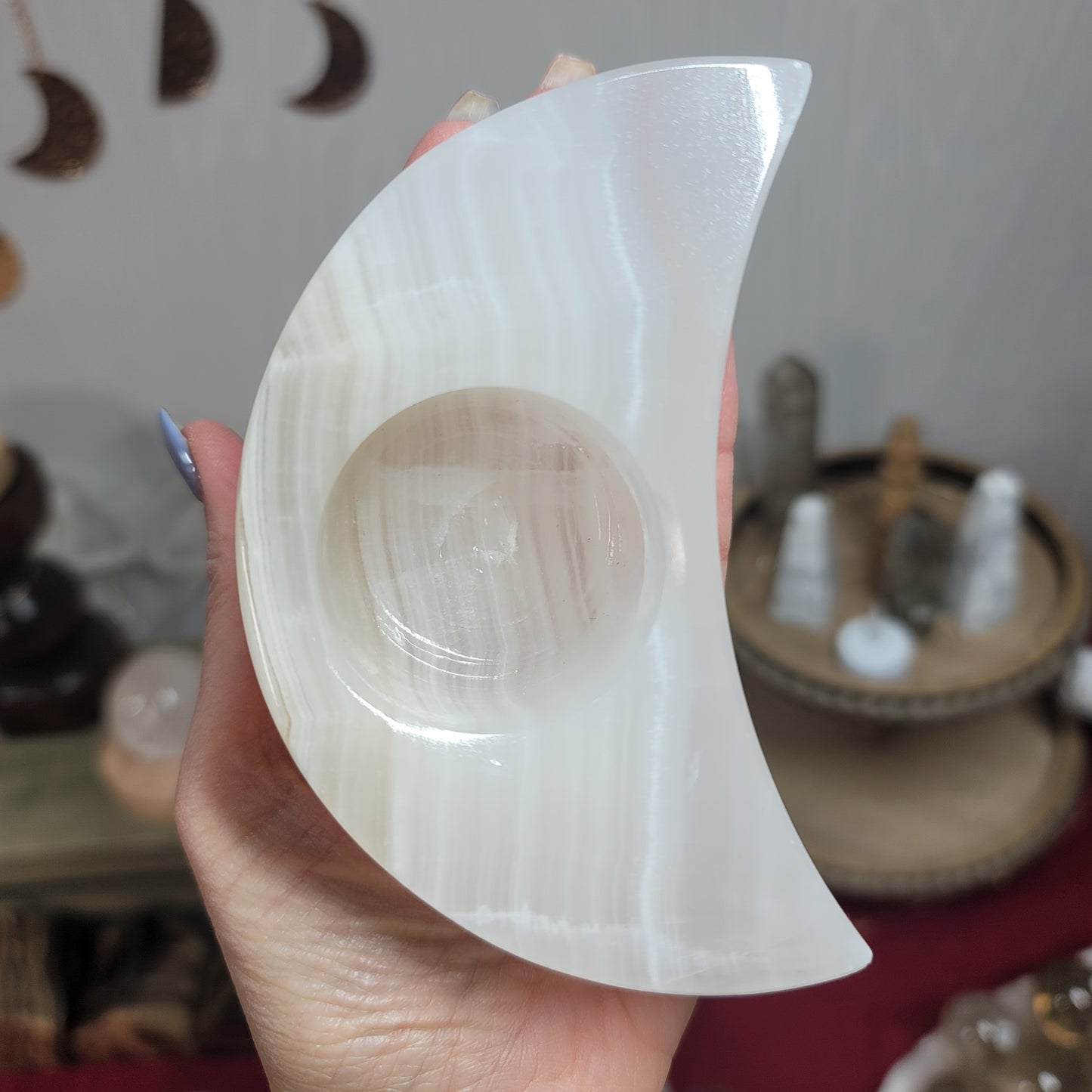 Mexican White Banded Onyx Crescent Moon Candle & Sphere Holder | 001