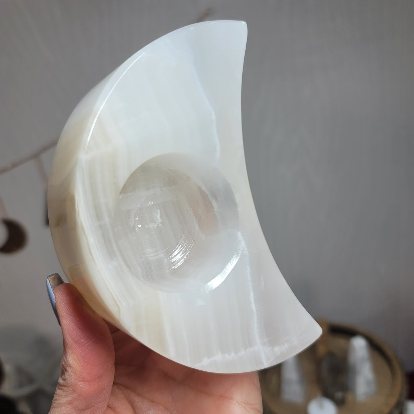 Mexican White Banded Onyx Crescent Moon Candle & Sphere Holder | 001