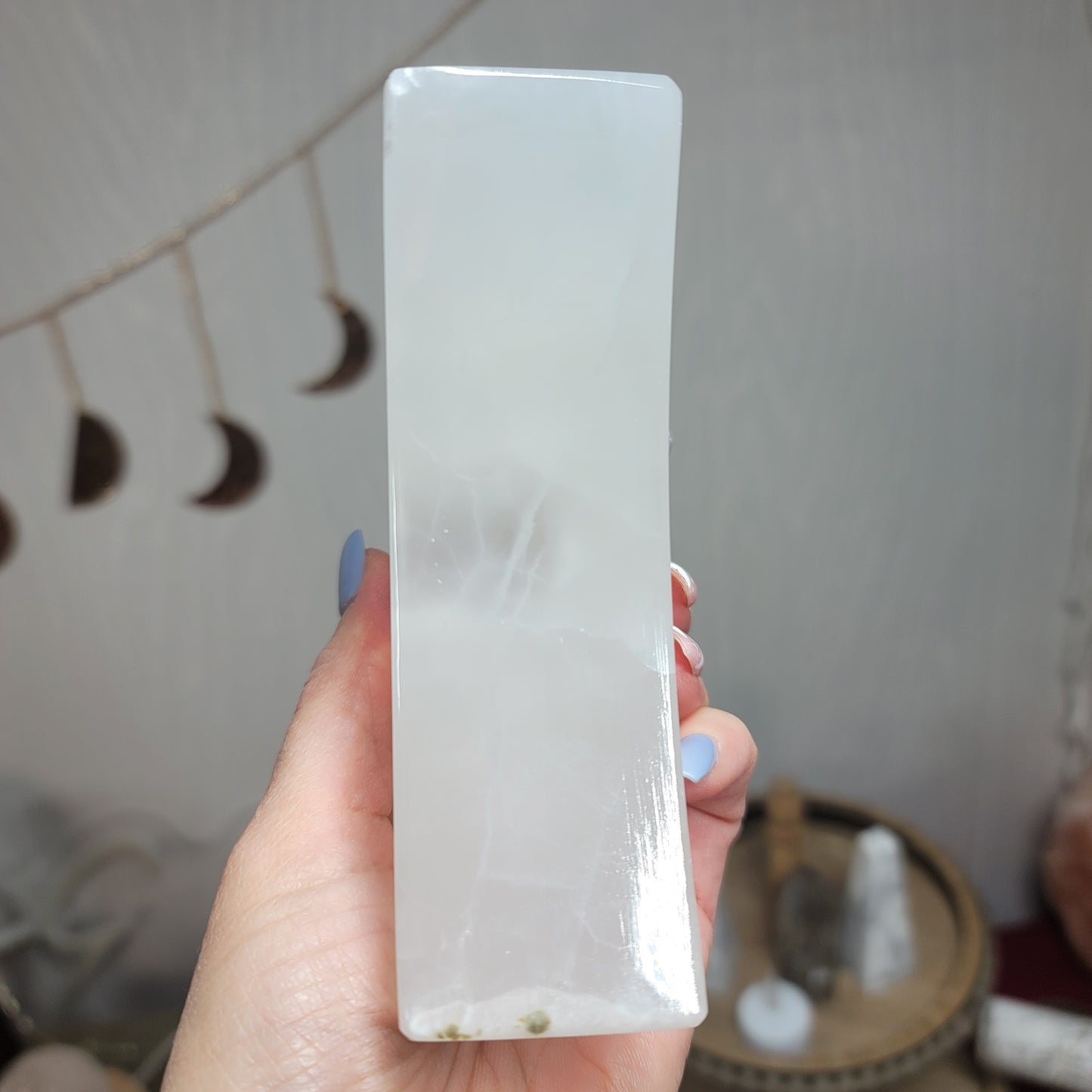 Mexican White Banded Onyx Crescent Moon Candle & Sphere Holder | 001