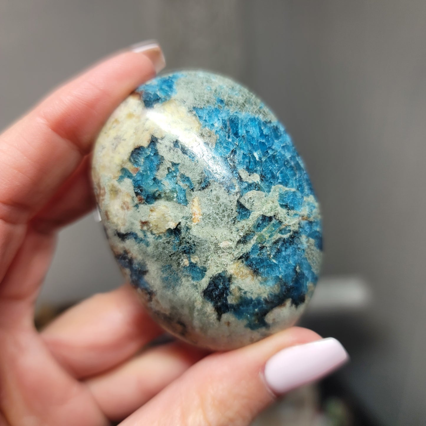Blue Apatite Palmstone – Hand-Carved & Polished (Brazil)