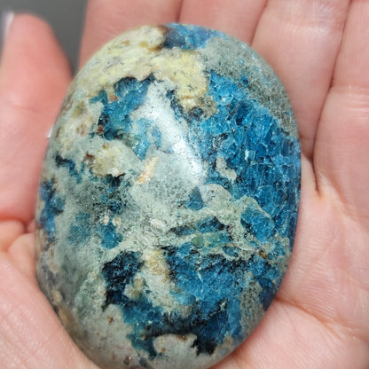 Blue Apatite Palmstone – Hand-Carved & Polished (Brazil)