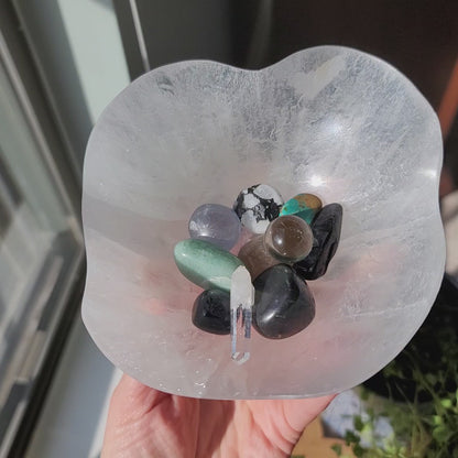 Hand-Carved Mexican Selenite Bowl – Organic Freeform Shape | 001