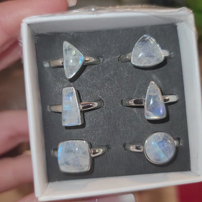 Moonstone Ring || .925 Sterling Silver - sizes 6-8